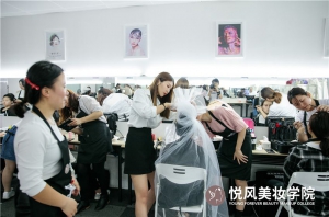 学化妆选择化妆学校，你对自己真的了解吗？