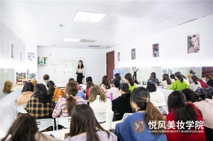 25岁了，想开始在南京化妆学校学习化妆了