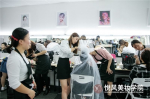 南京学化妆？要当一名好的化妆师需要注意什么？