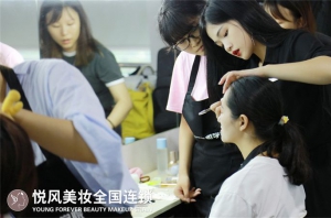 新手学化妆难吗？