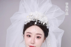 学化妆，为什么选悦风？